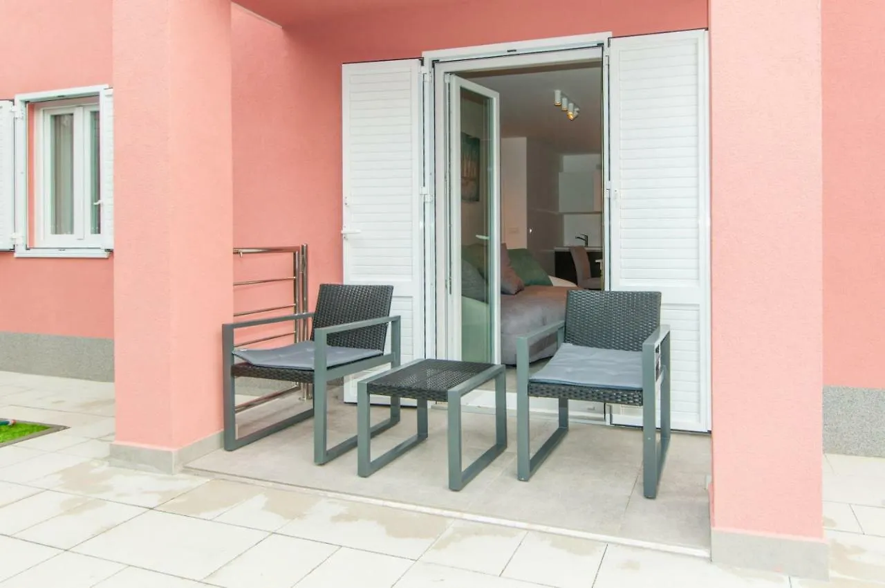 مالي لوشينغْ Villa Tina شقة مالي لوشينغْ